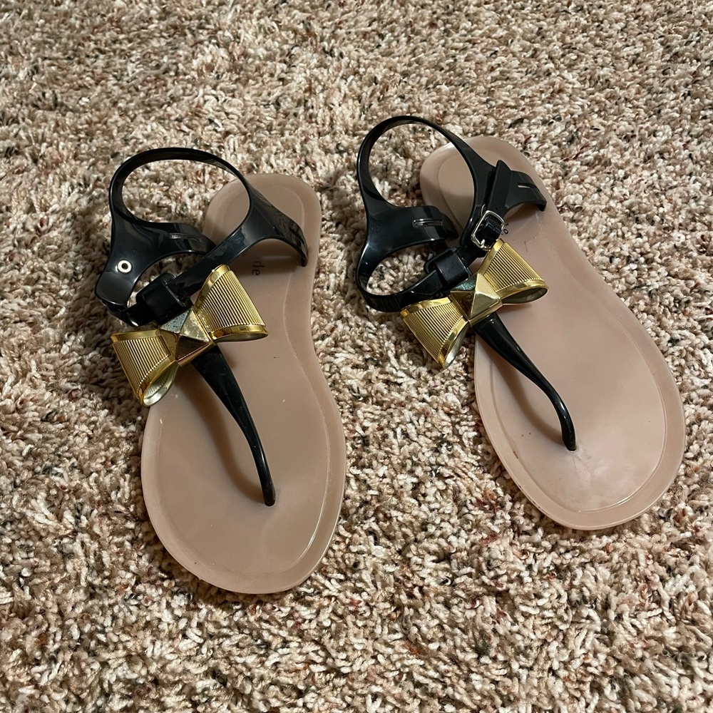 ♠️❤️Kate Spade T-Strap jelly sandals with gold bow 9